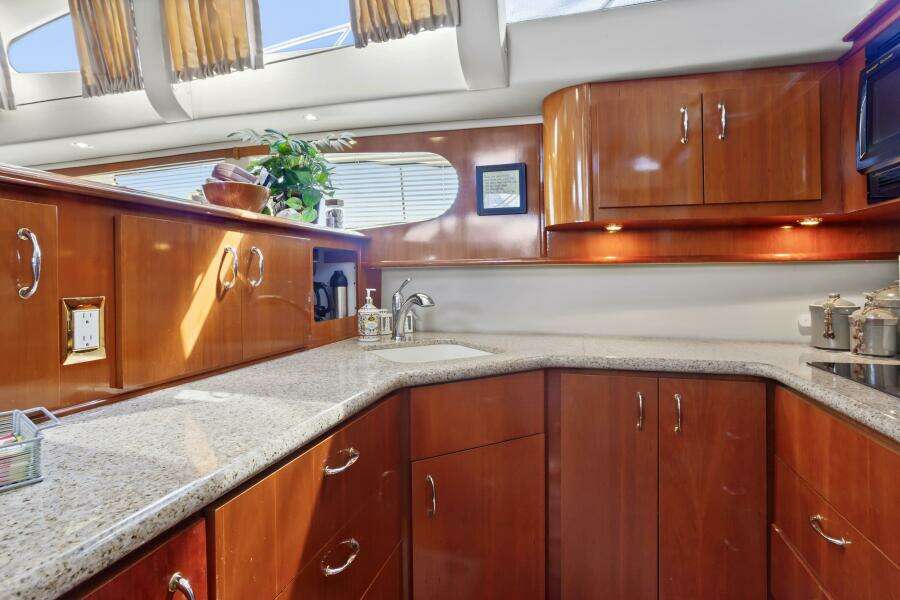 Noahgenda 46ft Carver Yacht For Sale