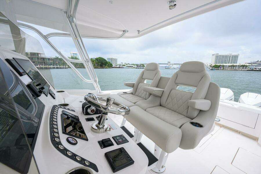 Helm Seating