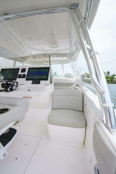 Helm Seating