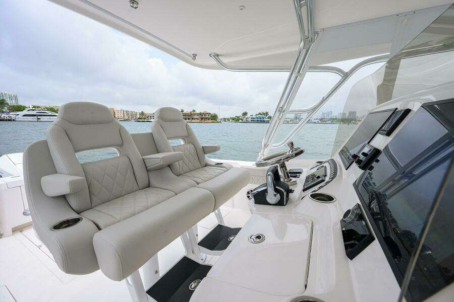 Helm Seating