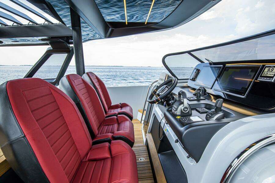47ft Cranchi Yacht For Sale