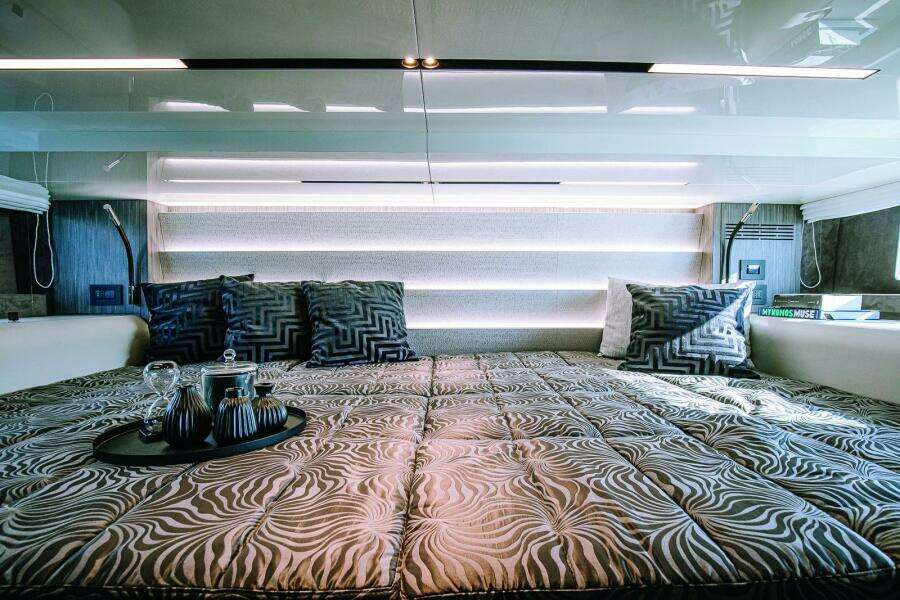 47ft Cranchi Yacht For Sale