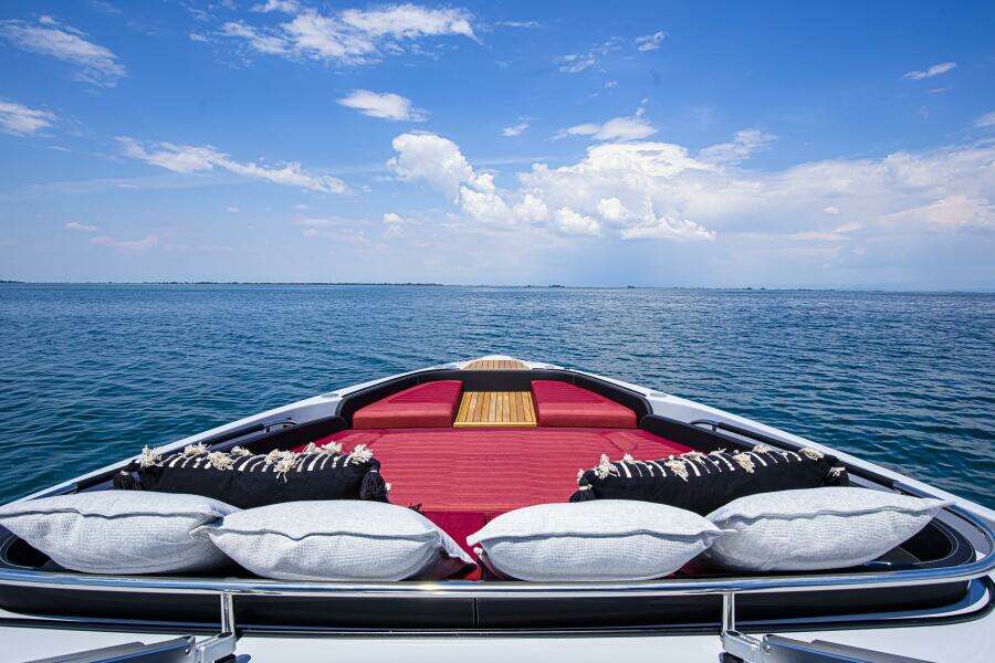 47ft Cranchi Yacht For Sale