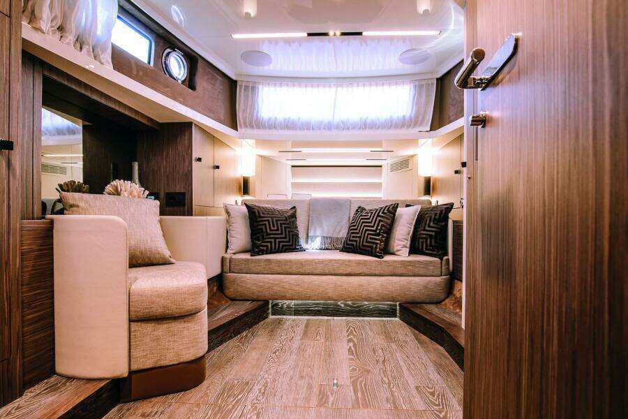 47ft Cranchi Yacht For Sale