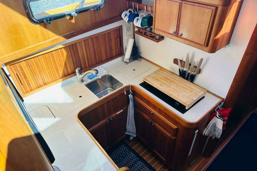 No Rush 42ft Sabre Yacht For Sale