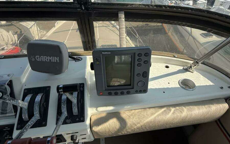 40ft Bayliner Yacht For Sale