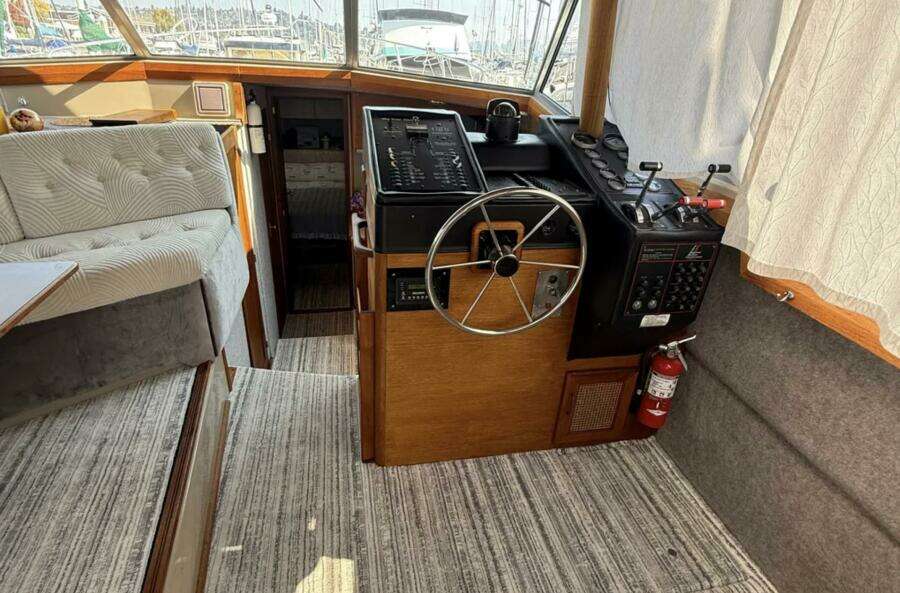 40ft Bayliner Yacht For Sale