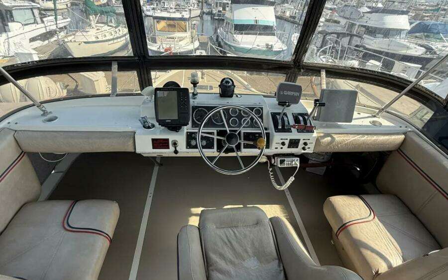 40ft Bayliner Yacht For Sale