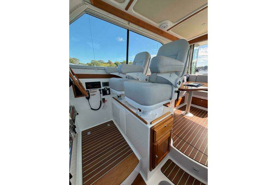 Luna 37ft Back Cove Yacht For Sale