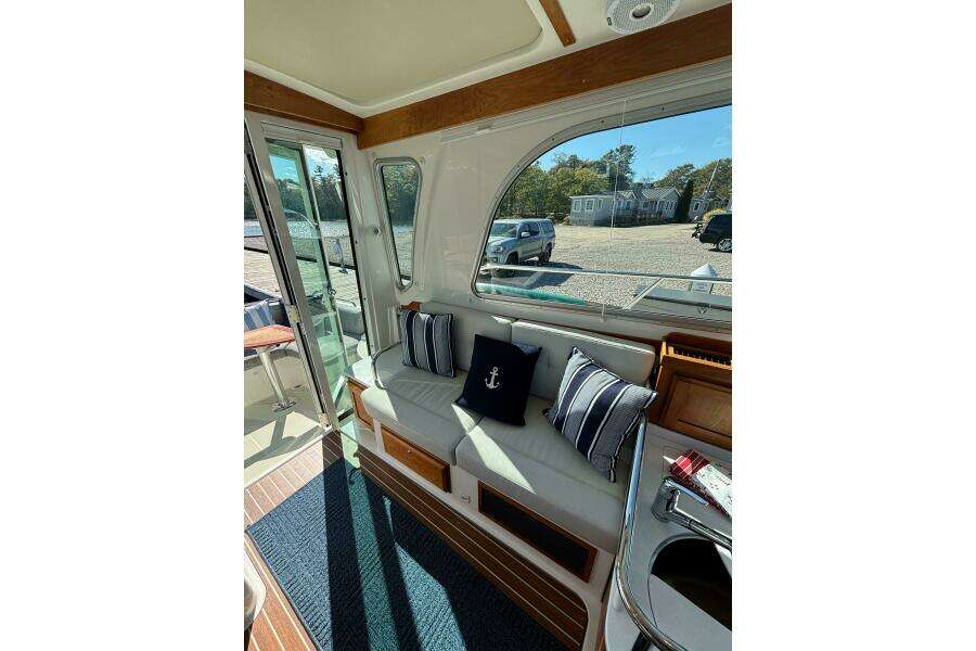 Luna 37ft Back Cove Yacht For Sale