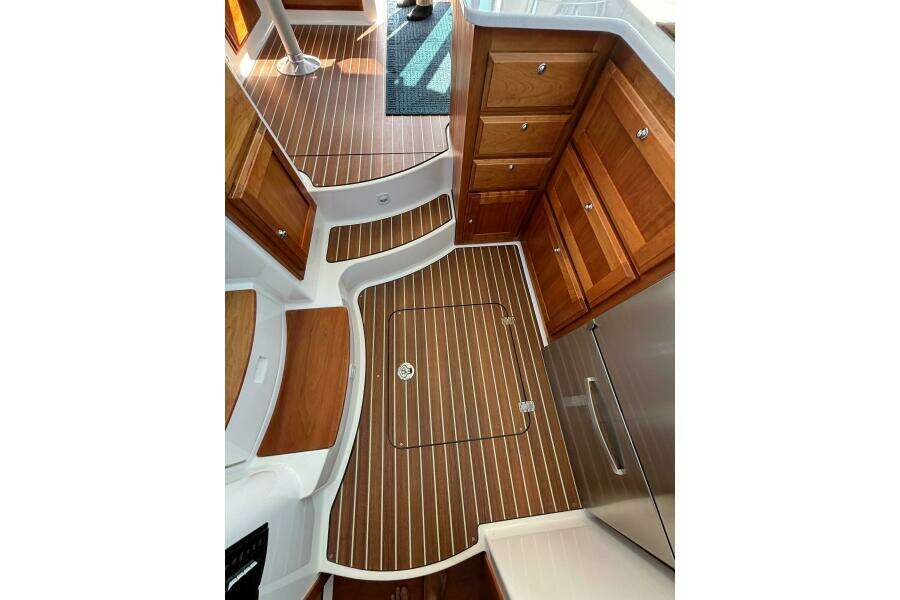 Luna 37ft Back Cove Yacht For Sale