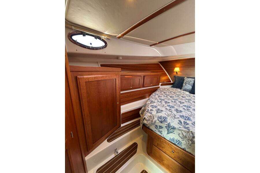 Luna 37ft Back Cove Yacht For Sale