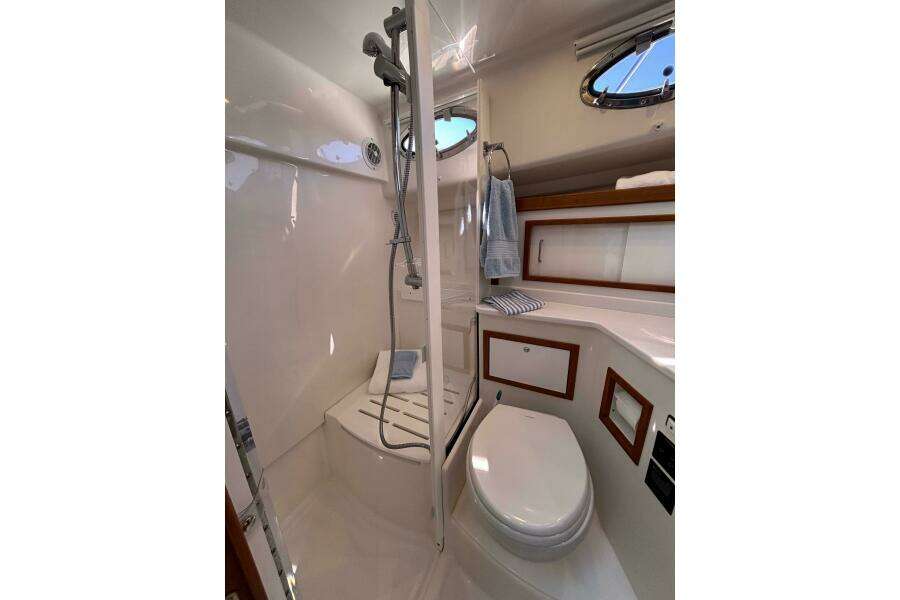 Luna 37ft Back Cove Yacht For Sale