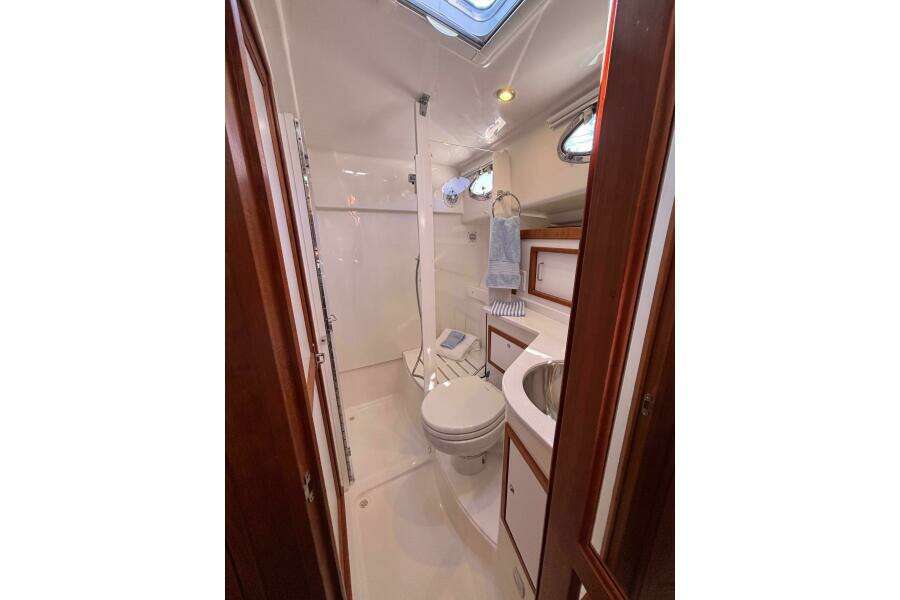 Luna 37ft Back Cove Yacht For Sale