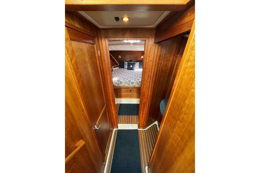 Luna 37ft Back Cove Yacht For Sale