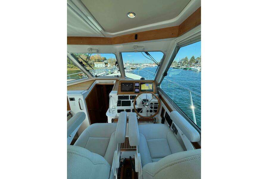 Luna 37ft Back Cove Yacht For Sale