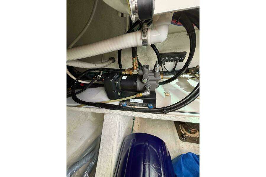 Luna 37ft Back Cove Yacht For Sale