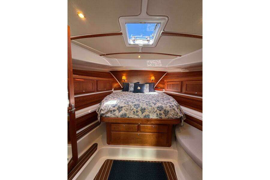 Luna 37ft Back Cove Yacht For Sale