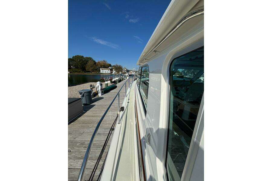 Luna 37ft Back Cove Yacht For Sale