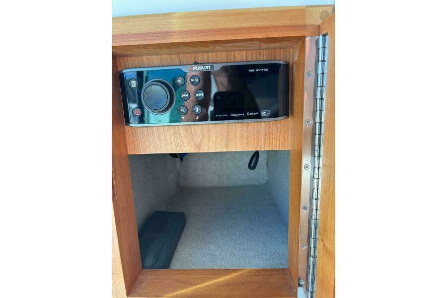 Luna 37ft Back Cove Yacht For Sale