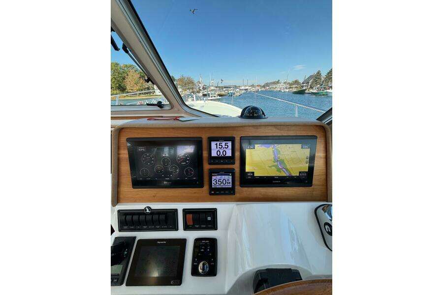 Luna 37ft Back Cove Yacht For Sale
