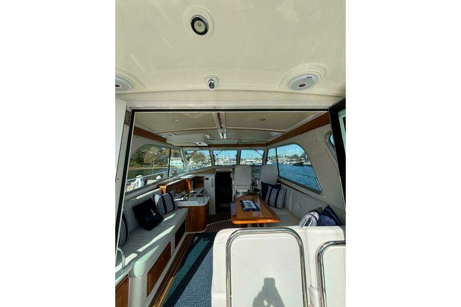 Luna 37ft Back Cove Yacht For Sale