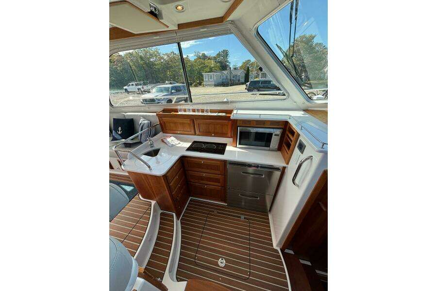 Luna 37ft Back Cove Yacht For Sale