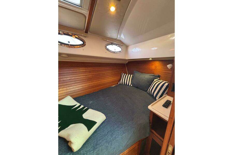 Luna 37ft Back Cove Yacht For Sale
