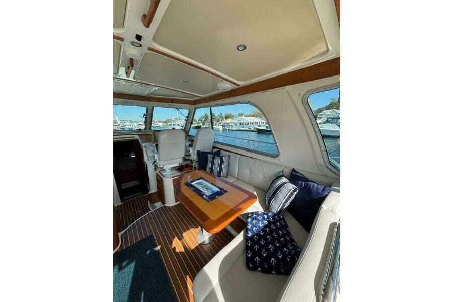 Luna 37ft Back Cove Yacht For Sale