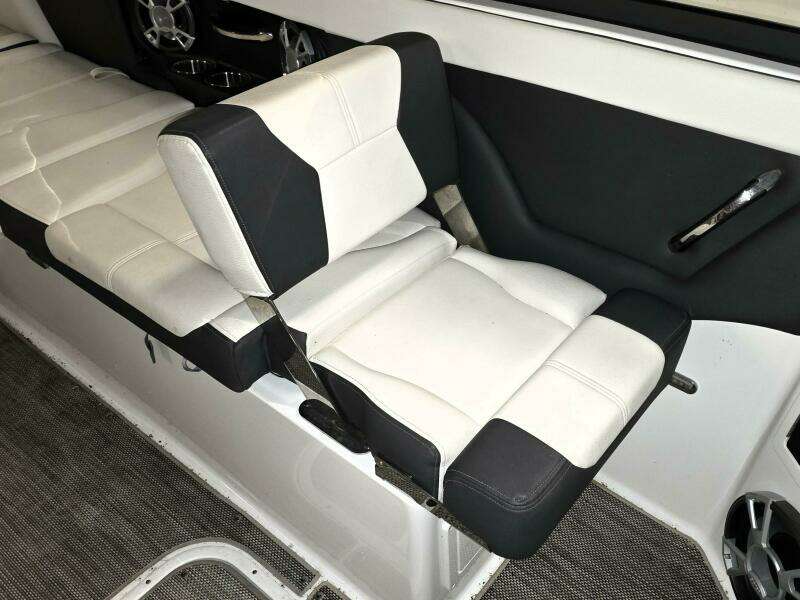 26ft Bryant Yacht For Sale