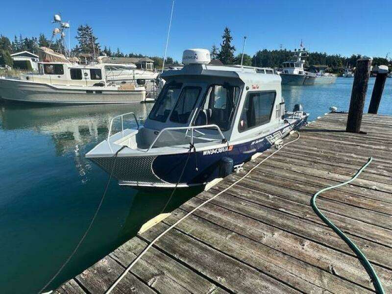 22ft Hewescraft Yacht For Sale