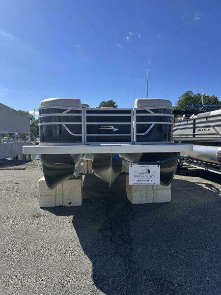 22ft Bennington Yacht For Sale