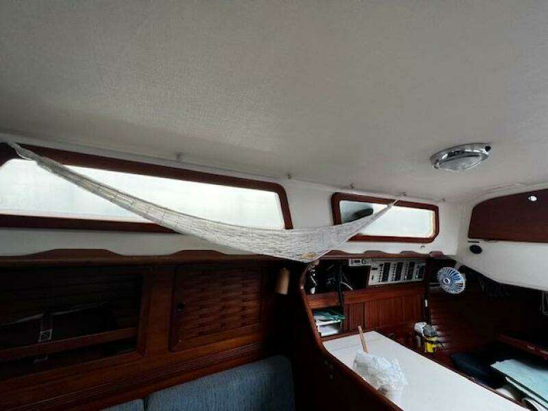 Salon starboard