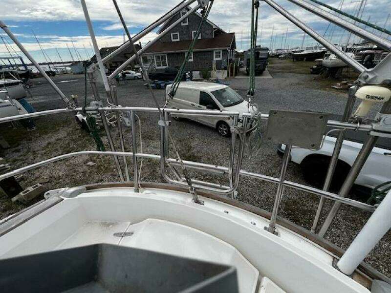 Aft cockpit