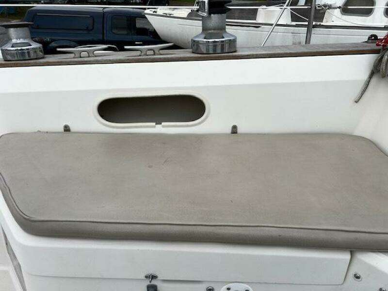 Cockpit seating
