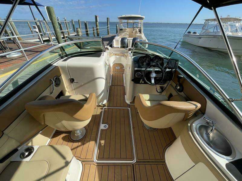 Cool Vibe 26ft Sea Ray Yacht For Sale