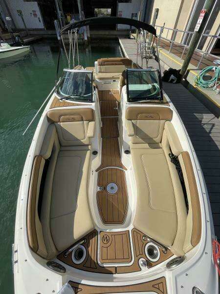 Cool Vibe 26ft Sea Ray Yacht For Sale
