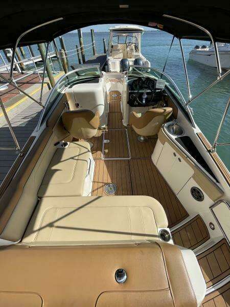 Cool Vibe 26ft Sea Ray Yacht For Sale