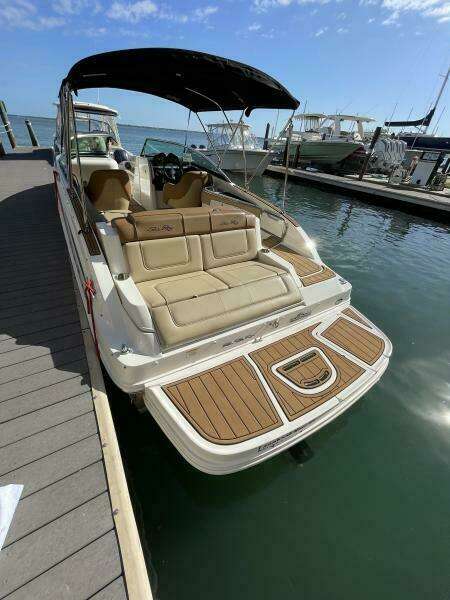 Cool Vibe 26ft Sea Ray Yacht For Sale