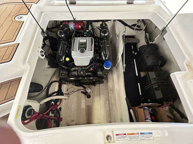 Cool Vibe 26ft Sea Ray Yacht For Sale