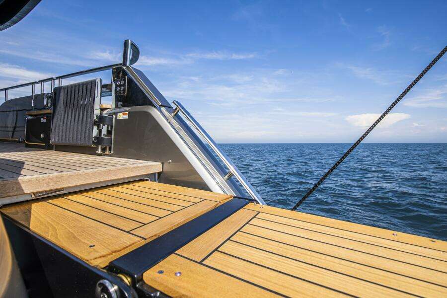 68ft Cranchi Yacht For Sale