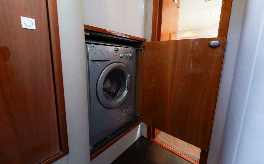 64ft Sunseeker Yacht For Sale