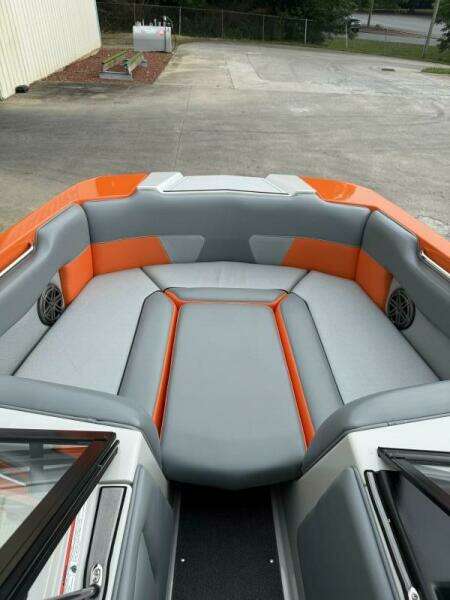22ft Moomba Yacht For Sale