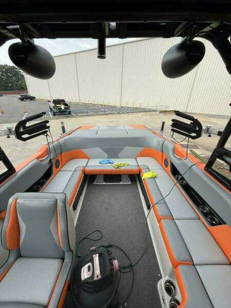 22ft Moomba Yacht For Sale