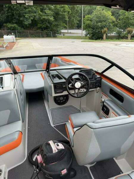 22ft Moomba Yacht For Sale