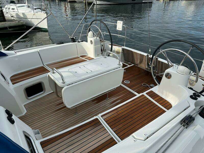47ft Jeanneau Yacht For Sale