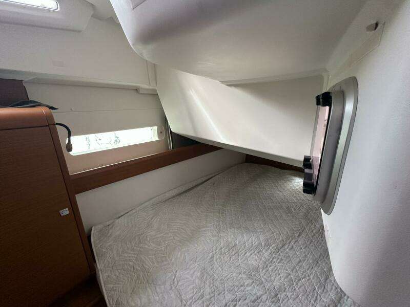 47ft Jeanneau Yacht For Sale