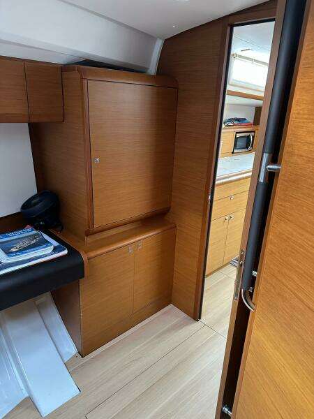 47ft Jeanneau Yacht For Sale
