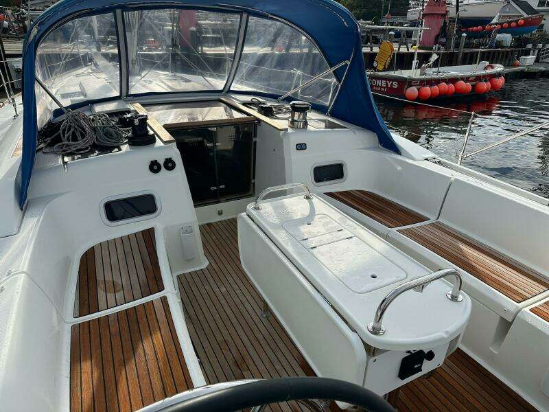 47ft Jeanneau Yacht For Sale