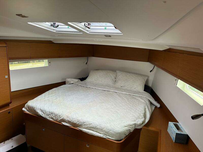 47ft Jeanneau Yacht For Sale